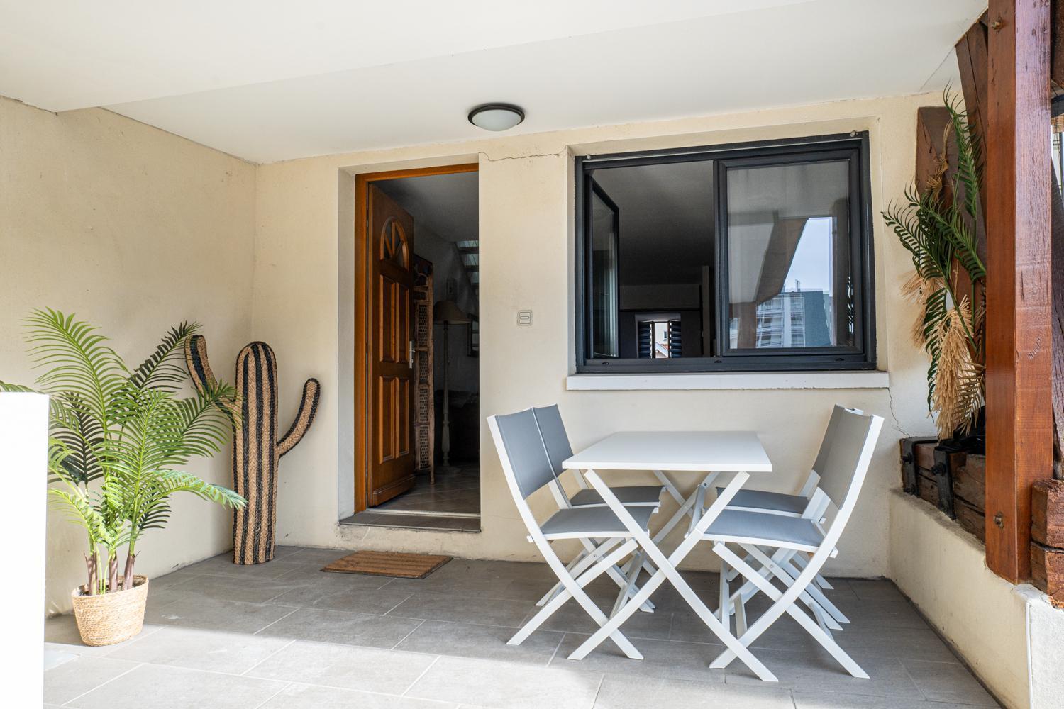 Apartment Carnot Duplex, Spacieux 3 Pieces Avec 2 Sur Les Rue Pietonnes